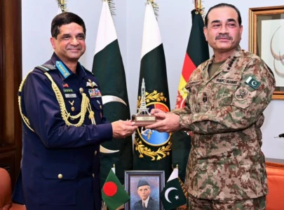 pakistan bangladesh reaffirm defence ties during high level military meetings