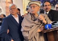 tehreek e tahaffuz e ain pakistan chief mahmood khan achakzai addresses a gathering at the lahore high court on friday jan 9 2026 photo x