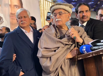 achakzai faults pti discipline for imran s jailing