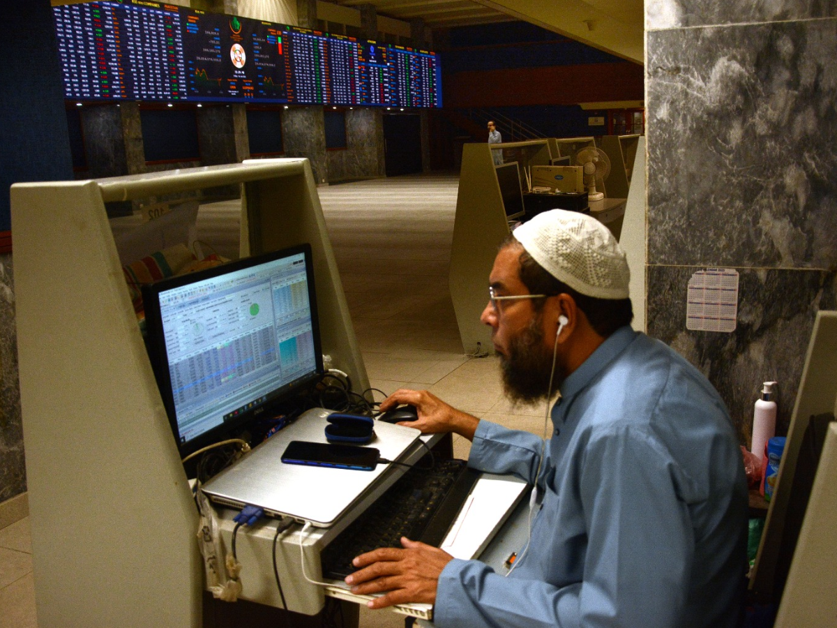 PSX falls more than 2,400 points as war fears unsettle investors