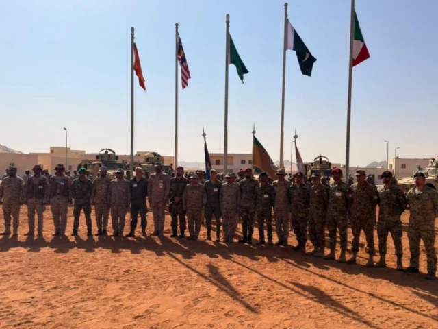 personnel from the pakistan army s special services group and saudi forces pose for a group photo as the joint military exercise al battar ii concludes in tabuk photo ispr personnel from the pakistan army s special services group and saudi forces pose for a group photo as the joint military exercise al battar ii concludes in tabuk photo ispr