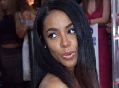 enrique iglesias was heartbroken over aaliyah s death jennifer love hewitt reveals enrique iglesias was heartbroken over aaliyah s death jennifer love hewitt reveals