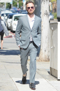 orlando bloom and aaron paul teach guys how to go sockless under suits orlando bloom and aaron paul teach guys how to go sockless under suits