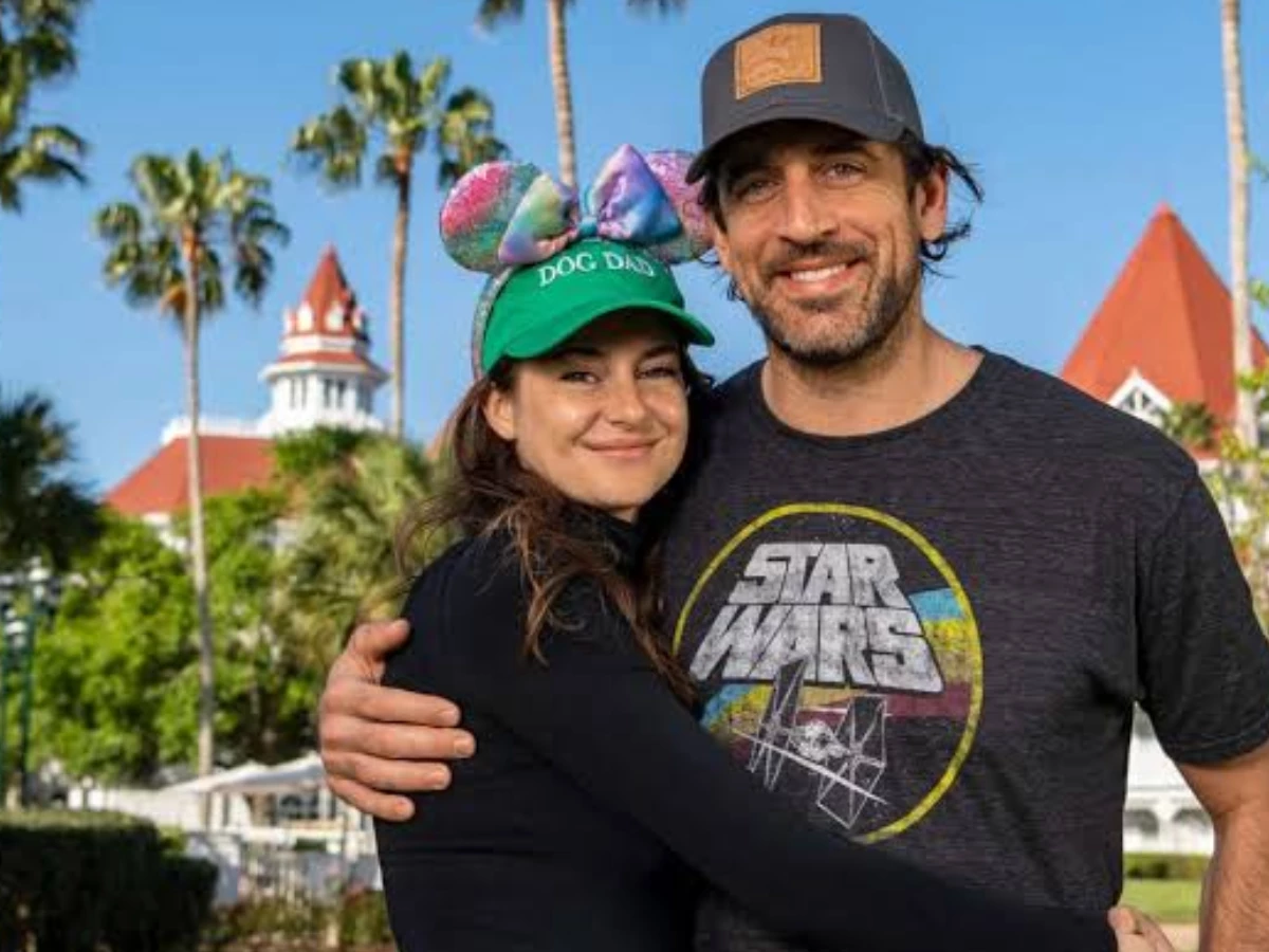 aaron rodgers breaks silence on shailene woodley breakup and broken engagement