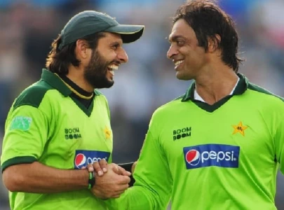 shoaib akhtar took so many injections shahid afridi defends shaheen afridi