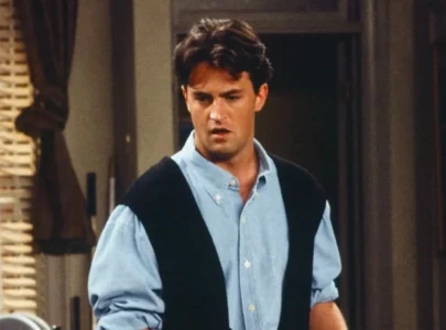 goodbye chandler bing friends family and fans remember matthew perry