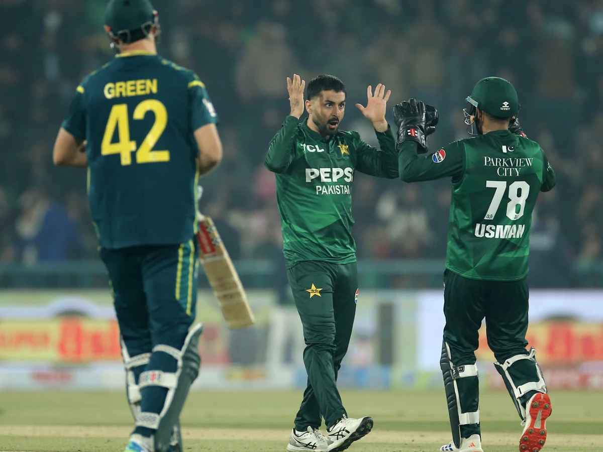pakistan spin australia out in 90 run rout to seal t20i series pakistan spin australia out in 90 run rout to seal t20i series