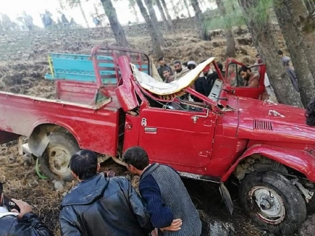 cop run over while aiding accident victims cop run over while aiding accident victims