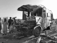 five killed as trailer crashes into pilgrims coach