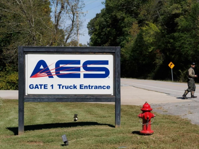 a general view of the road signage at accurate energetic systems on october 10 2025 in mcewen tennessee an explosion this morning at accurate energetic systems left over several deaths and missing photo afp a general view of the road signage at accurate energetic systems on october 10 2025 in mcewen tennessee an explosion this morning at accurate energetic systems left over several deaths and missing photo afp