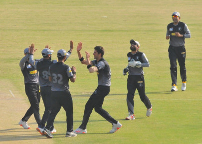 fakhar hafeez power kpk to comfortable win against sindh after shaheen s fifer fakhar hafeez power kpk to comfortable win against sindh after shaheen s fifer
