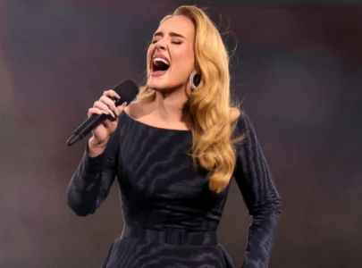 internet outraged over adele s 4k las vegas concert tickets she better sing to me directly