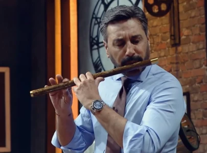 adnan siddiqui blends ar rahman shankar jaikishan melodies in flute performance