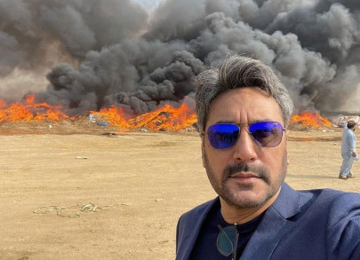 thank you adnan siddiqui for giving us the first meme of 2022 thank you adnan siddiqui for giving us the first meme of 2022