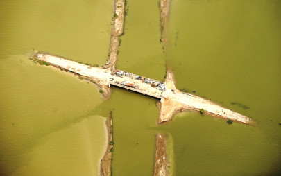 aid pours in aid pours in