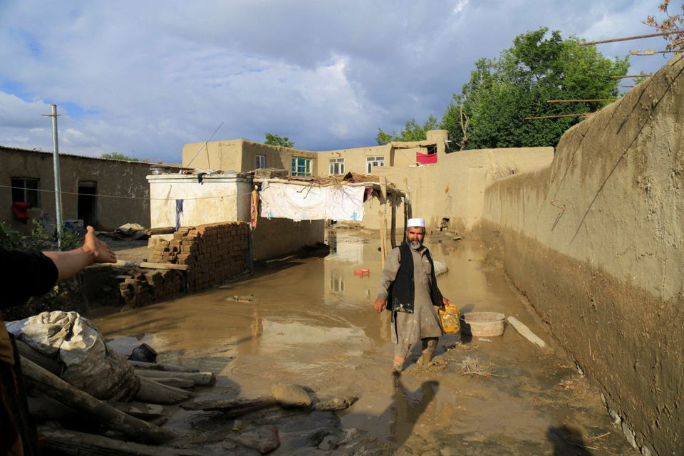 افغانستان میں سیلاب سے ہلاکتوں کی تعداد 180 سے تجاوز کر گئی |  ایکسپریس ٹریبیون