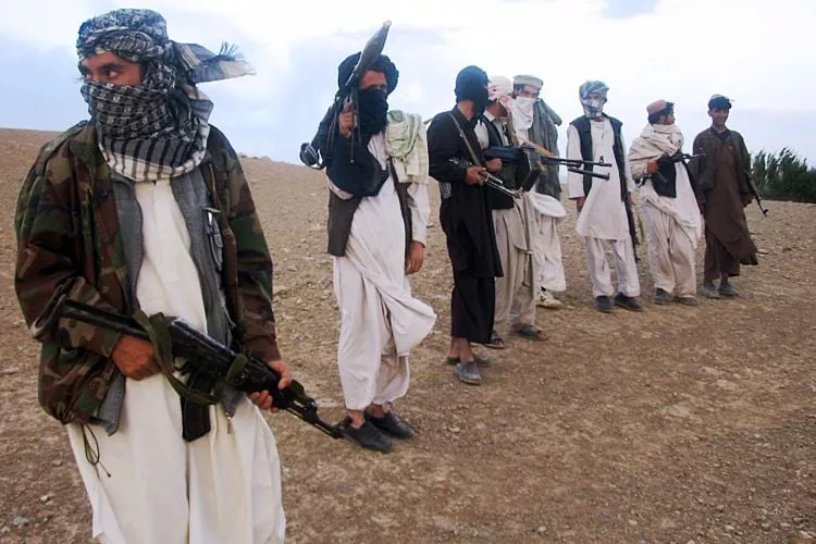 lashkars face threats as they aid army against taliban lashkars face threats as they aid army against taliban