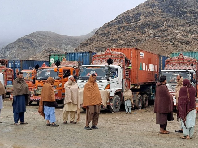 FBR permits stuck Afghan transit shipments to move from Chaman and Quetta to Karachi ports