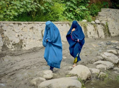 un halts aid for afghans after taliban bars women staff un halts aid for afghans after taliban bars women staff