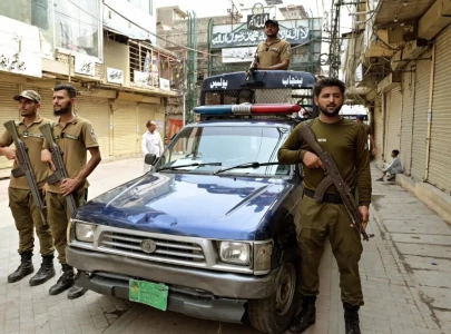 cop suspended for assaulting australian national in lahore cop suspended for assaulting australian national in lahore