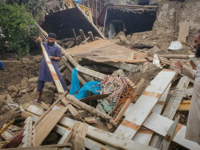 afghan men search for their belongings amidst the rubble of a collapsed house after a deadly magnitude 6 earthquake that struck afghanistan around midnight in dara mazar in kunar province afghanistan september 1 2025 photo reuters afghan men search for their belongings amidst the rubble of a collapsed house after a deadly magnitude 6 earthquake that struck afghanistan around midnight in dara mazar in kunar province afghanistan september 1 2025 photo reuters