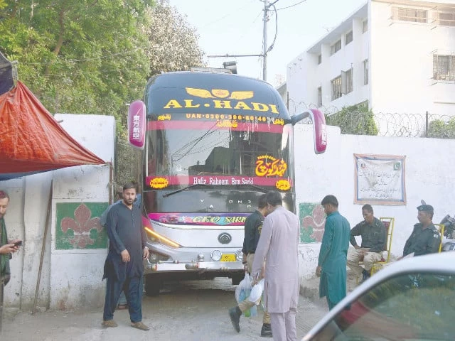 afghan migrants in compliance with pakistan s directive board buses in sultanabad karachi on saturday returning to their home after the government s order for all illegal migrants to leave the country photo online afghan migrants in compliance with pakistan s directive board buses in sultanabad karachi on saturday returning to their home after the government s order for all illegal migrants to leave the country photo online