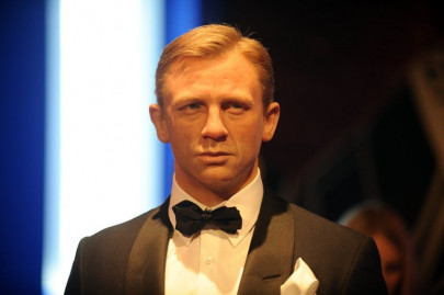 bond is back 007 film revived after mgm crisis