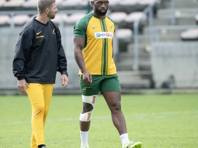 south africa s siya kolisi with his leg in heavy strapping last month in cape town photo afp south africa s siya kolisi with his leg in heavy strapping last month in cape town photo afp