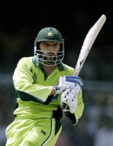 afridi speaks up for udrs as debate rages