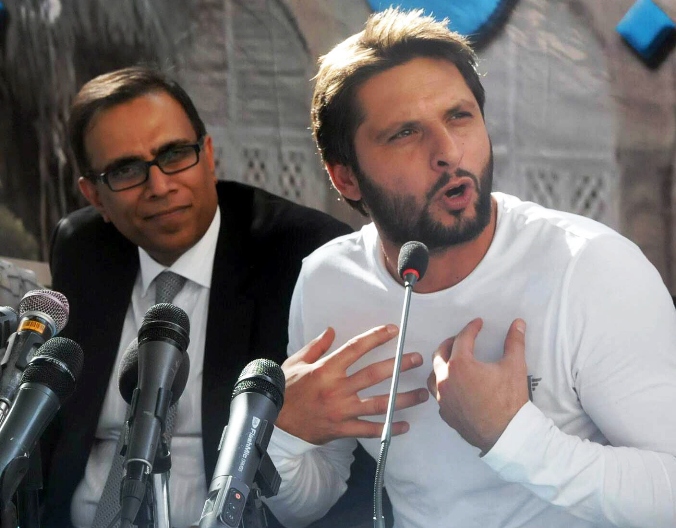 pcb suspends selector ilyas for criticising afridi