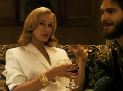 julia roberts andrew garfield and ayo edebiri discuss luca guadagnino s after the hunt julia roberts andrew garfield and ayo edebiri discuss luca guadagnino s after the hunt