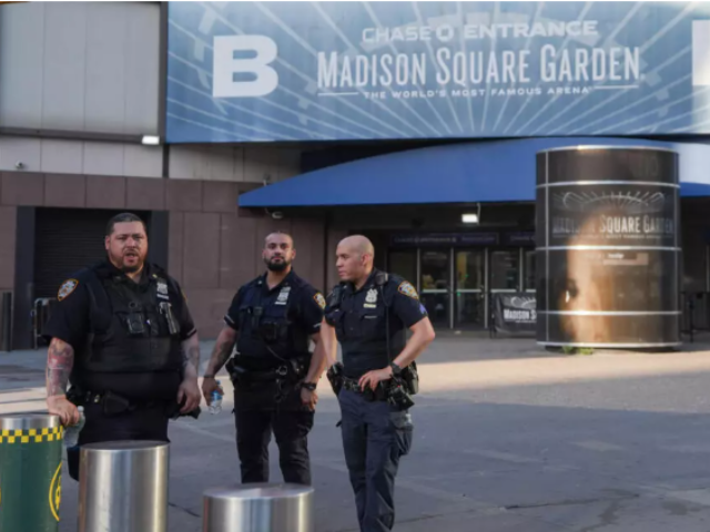 Photo: New York police officers were stationed outside Madison Square Garden/AFP