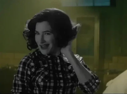 kathryn hahn sings marvel cinematic universe recap ahead of agatha all along premiere kathryn hahn sings marvel cinematic universe recap ahead of agatha all along premiere