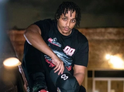 twitch bans agent 00 after driving without seatbelt on livestream fans react