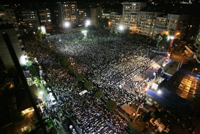 south lebanon abuzz as ahmadinejad comes to terrify israel