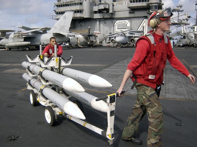 aim 120 amraam photo military com