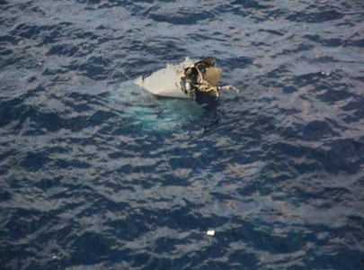 us military aircraft crashes in japan s sea killing at least one