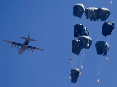 israel announces daily pauses in gaza fighting as aid airdrops begin