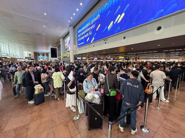 travellers wait at brussels airport after a cyberattack at a service provider for check in and boarding systems disrupted operations at several major european airports in zaventem near brussels belgium september 20 2025 photo reuters travellers wait at brussels airport after a cyberattack at a service provider for check in and boarding systems disrupted operations at several major european airports in zaventem near brussels belgium september 20 2025 photo reuters