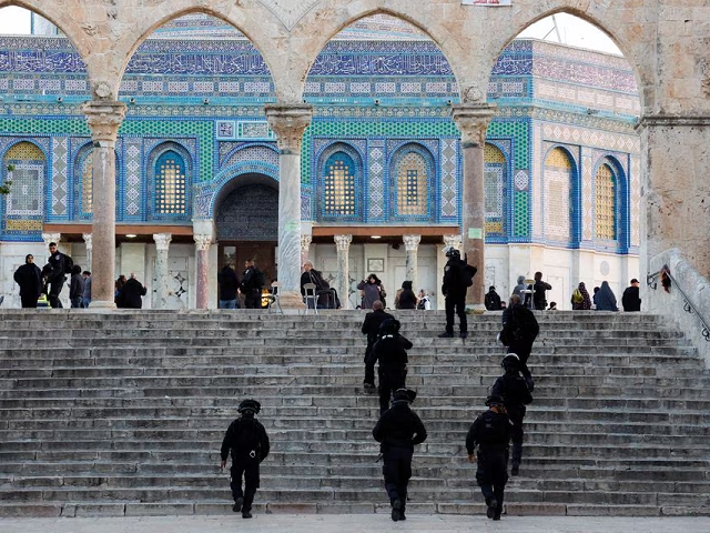 israeli security forces take position at the al aqsa compound also known to jews as the temple mount while tension arises during clashes with palestinians in jerusalem s old city april 5 2023 photo reuters