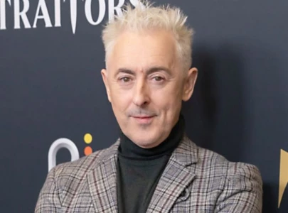 alan cumming reveals confusion filming avengers doomsday with green screen fake names