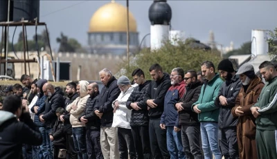 palestinians perform friday prayer on the streets in east jerusalem on march 27 2026 as israeli forces continue to impose restriction to palestinians from entering the dome of the rock of masjid al aqsa in jerusalem photo anadolu palestinians perform friday prayer on the streets in east jerusalem on march 27 2026 as israeli forces continue to impose restriction to palestinians from entering the dome of the rock of masjid al aqsa in jerusalem photo anadolu