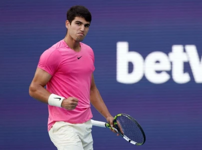 alcaraz powers into last 16 at miami alcaraz powers into last 16 at miami