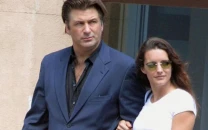 kristin davis jokes she stayed with alec baldwin for his hamptons home kristin davis jokes she stayed with alec baldwin for his hamptons home