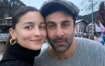 alia bhatt and ranbir kapoor celebrate 4th wedding anniversary with snowy vacation