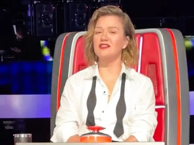 Kelly Clarkson cashes in: pop icon sells off her biggest hits