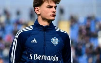 tottenham faces challenge in signing nico paz