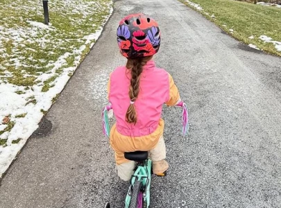 gigi hadid addresses zayn malik s absence from daughter khai s birthday celebration