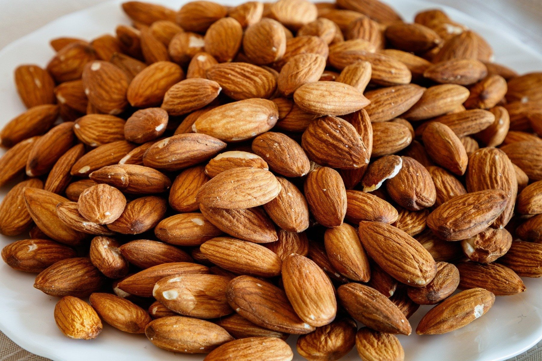 Five nuts that reduce belly fat