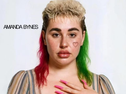 amanda bynes announces music comeback with new edm and rap single girlfriend
